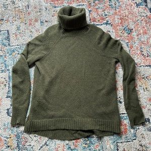Jcrew xxs green turtleneck sweater